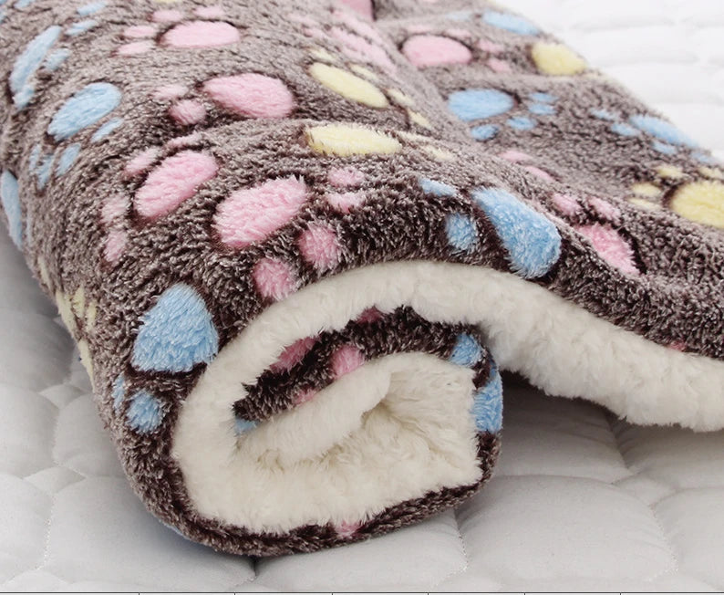 Pet Sleeping Mat Dog Bed Cat Bed Soft Hair Thickened Blanket Pad Fleece Home Washable Warm Bear Pattern Blanket Pet Supplies